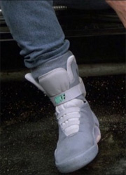Дизайнер NIKE пообещал кроссовки из "Назад в будущее 2"