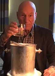 Патрик Стюарт предпочел ледяному душу стакан виски