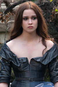 Элис Энглерт (Alice Englert)