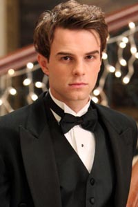 Натаниель Бузолик (Nathaniel Buzolic)