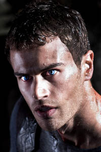 Тео Джеймс (Theo James)