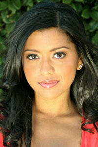Тия Сиркар (Tiya Sircar)