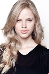 Хелстон Сейдж (Halston Sage)