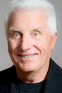 Рэй Хенвуд (Ray Henwood)