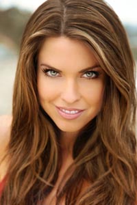 Николь Эндрюс (Nicole Andrews)