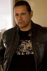 Рэймонд Крус (Raymond Cruz)