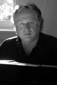 Джоэл МакНили (Joel McNeely)