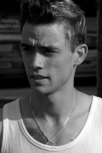 Джейми Блэкли (Jamie Blackley)