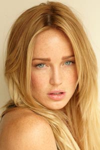 Кейти Лотц (Caity Lotz)