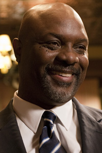 Роберт Уиздом (Robert Wisdom)