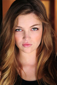 Лили Симмонс (Lili Simmons)