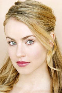 Аманда Шулл (Amanda Schull)