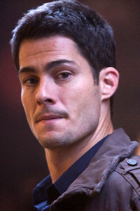 Брайан Хэллисей (Brian Hallisay)