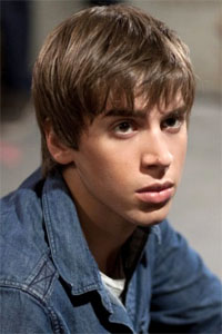 Джордан Джаварис (Jordan Gavaris)