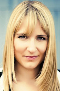 Леа Перкинс (Leah Perkins)
