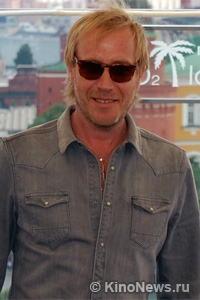Риз Айфэнс (Rhys Ifans)