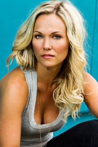 Эмили Уллерап (Emilie Ullerup)
