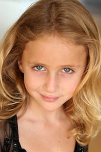 Ава Колкер (Ava Kolker)