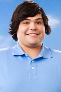 Харви Гильен (Harvey Guillen)