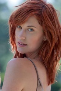 Лорен Ли Смит (Lauren Lee Smith)