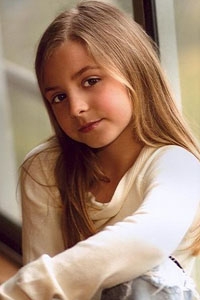 Слоун Момсен (Sloane Momsen)