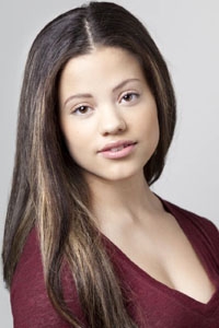 Сара Джеффри (Sarah Jeffery)