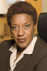 Си Си Эйч Паундер / CCH Pounder