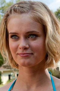 Сара Пэкстон (Sara Paxton)