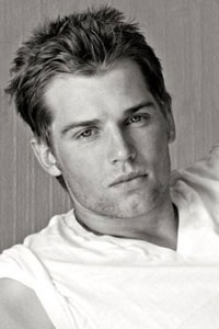 Майк Фогель (Mike Vogel)