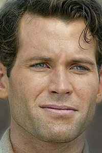 Эйон Бэйли (Eion Bailey)