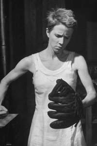 Джули Харрис (Julie Harris)