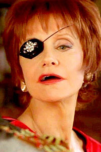 Свузи Керц (Swoosie Kurtz)