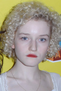 Джулия Гарнер (Julia Garner)