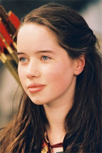 Анна Попплуэлл (Anna Popplewell)