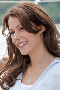 Аманда Крю (Amanda Crew)
