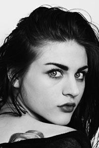 Фрэнсис Бин Кобейн (Frances Bean Cobain) Фрэнсис Бин Кобейн (Frances Bean Cobain)