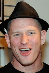 ΠΠΎΡΠΈ Π’Π΅ΠΉΠ»ΠΎΡ / Corey Taylor ΠΠΎΡΠΈ Π’Π΅ΠΉΠ»ΠΎΡ / Corey Taylor
