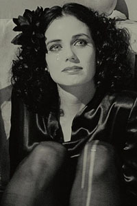 Миа Киршнер (Mia Kirshner)
