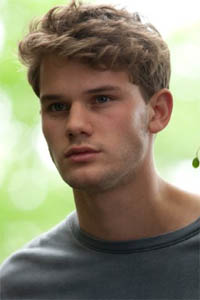 Джереми Ирвин (Jeremy Irvine)