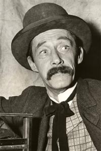 Джон Кэррадайн (John Carradine)