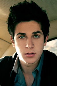 Дэвид Генри (David Henrie)