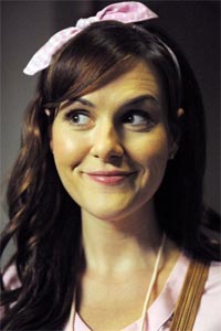 Сара Рю (Sara Rue)