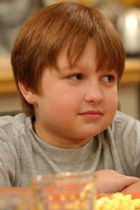Энгус Т. Джонс (Angus T. Jones)