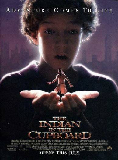 Индеец в шкафу / The Indian in the Cupboard (1995) отзывы. Рецензии. Новости кино. Актеры фильма Индеец в шкафу. Отзывы о фильме Индеец в шкафу
