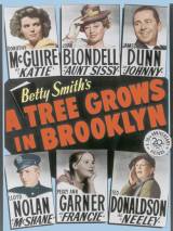 Превью постера #56832 к фильму "Дерево растет в Бруклине" (1945)