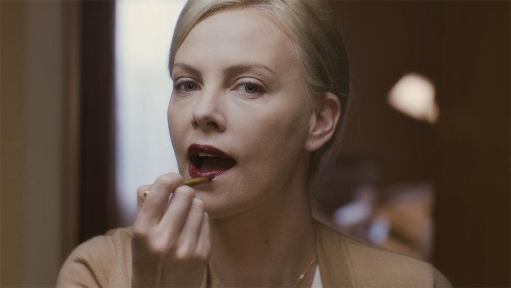 Фильм Бедная богатая девочка (2011). Кадр N19069