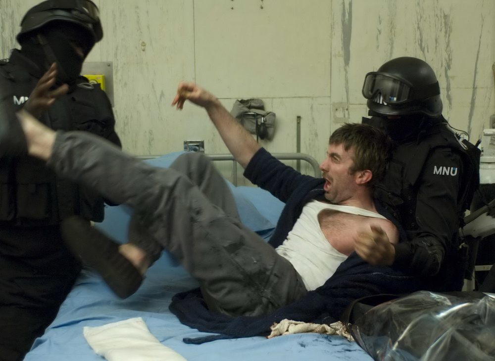 Фильм Район №9 (2009). Кадр N25154