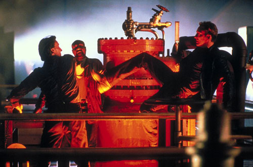 Фильм Угнать за 60 секунд (2000). Кадр N35532