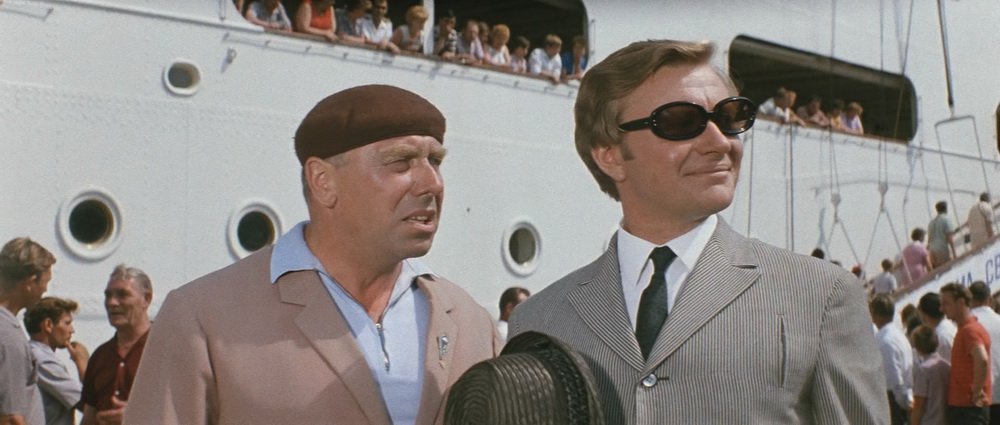 Фильм Бриллиантовая рука (1968). Кадр N38185