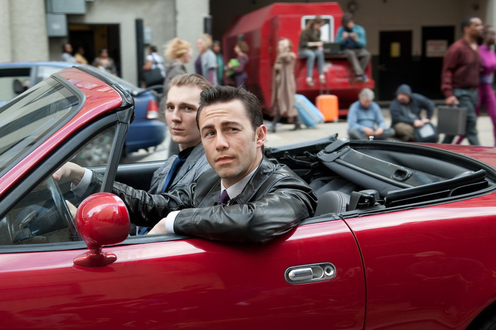 Фильм Петля времени (2012). Кадр N39490